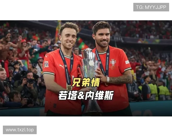 内维斯绝杀后深情亲吻21号球衣双手指天致敬兄弟若塔